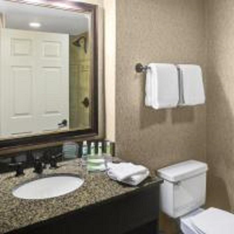 Holiday Inn Express Hotel & Suites Atlanta Buckhead By Ihg Bagian luar foto