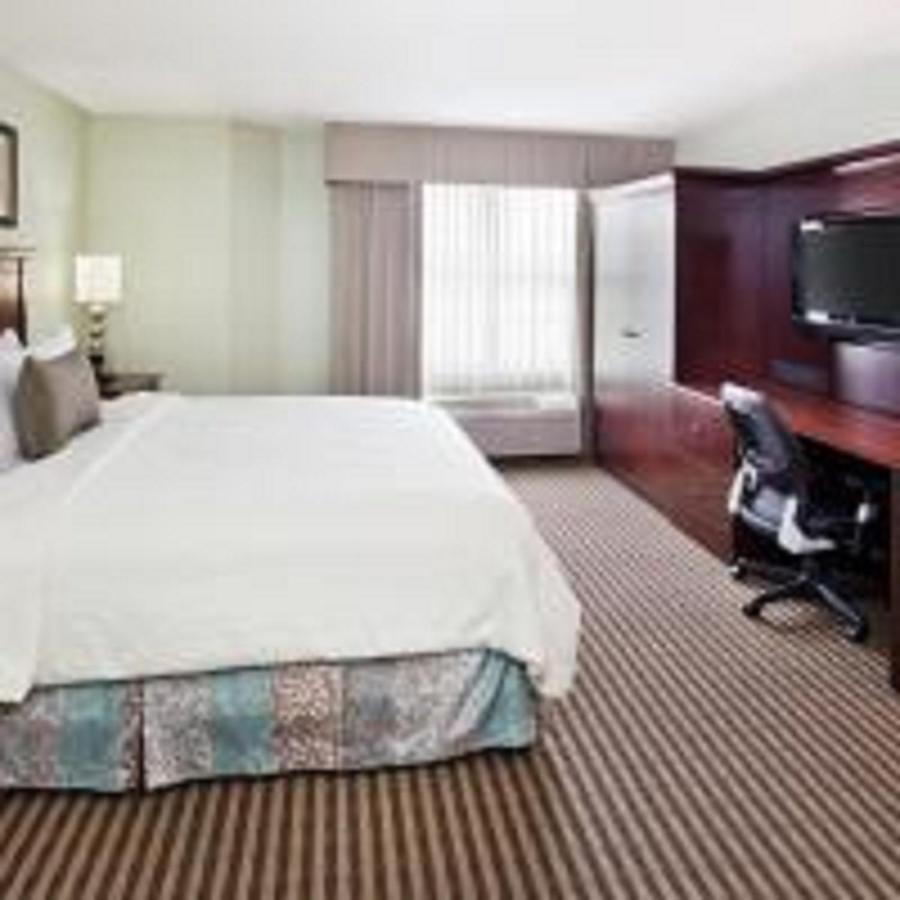 Holiday Inn Express Hotel & Suites Atlanta Buckhead By Ihg Bagian luar foto
