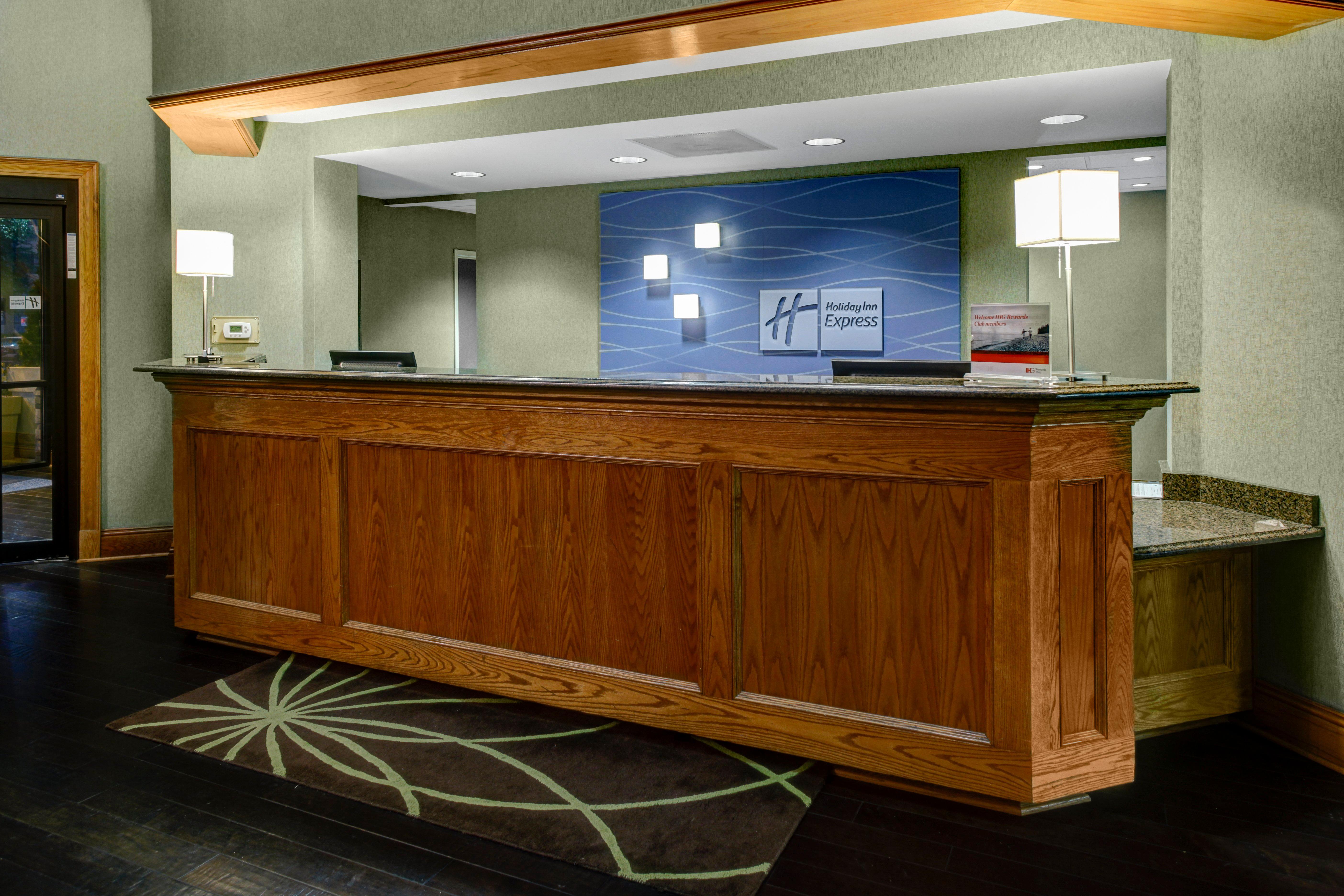 Holiday Inn Express Hotel & Suites Atlanta Buckhead By Ihg Bagian luar foto