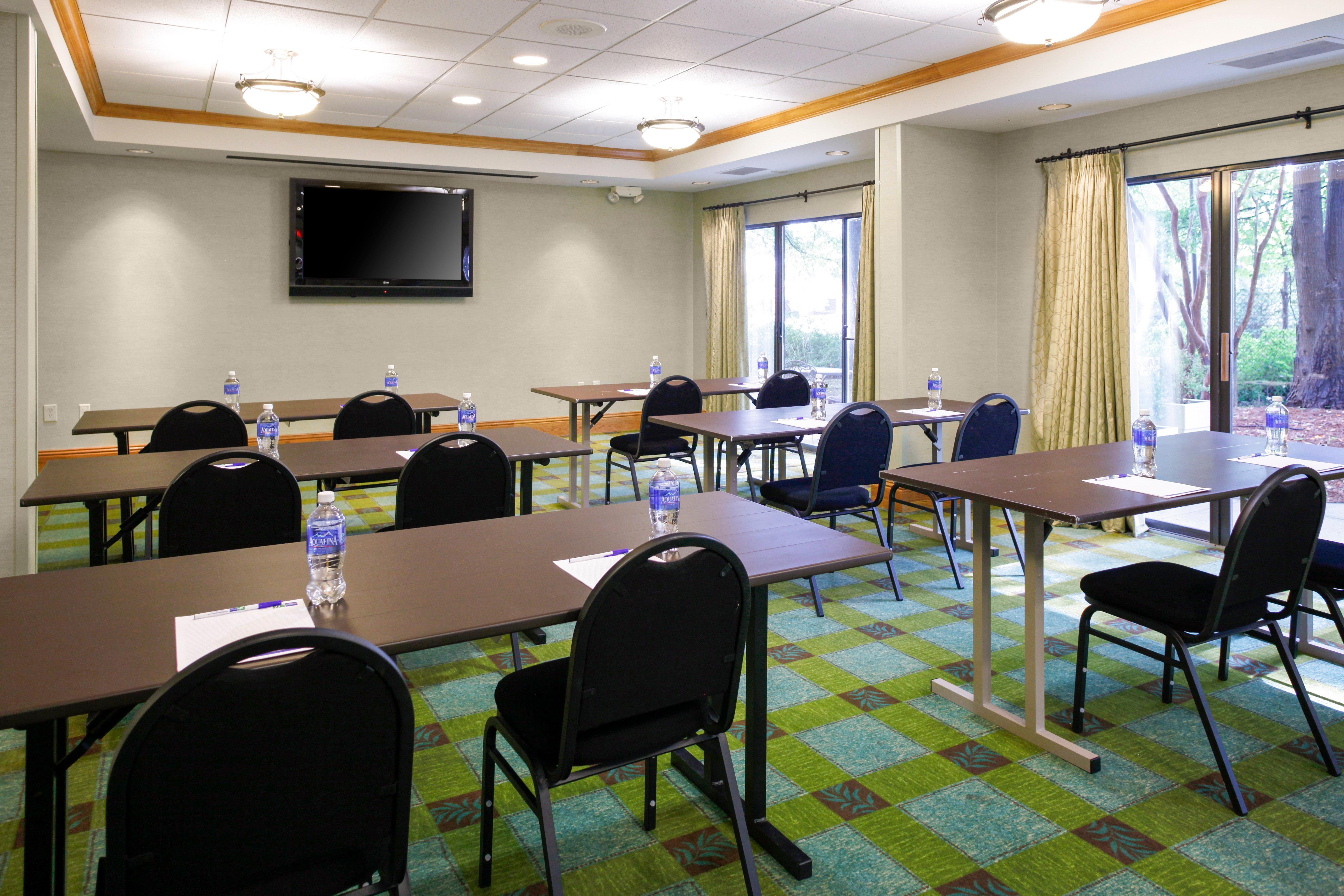Holiday Inn Express Hotel & Suites Atlanta Buckhead By Ihg Bagian luar foto