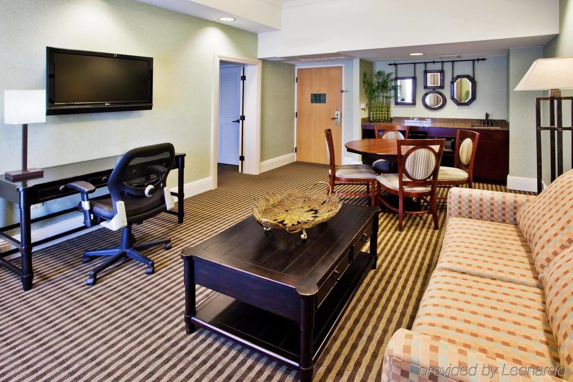 Holiday Inn Express Hotel & Suites Atlanta Buckhead By Ihg Bagian luar foto